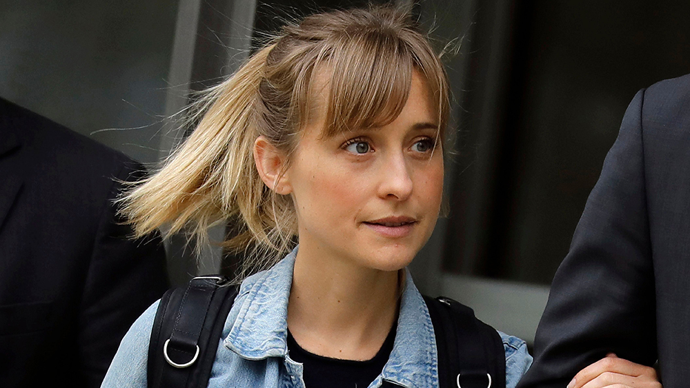 Allison Mack Net Worth, Wealth, and Annual Salary 2 Rich 2 Famous